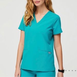 🌟Figs - M - Teal - NWT - Casma Top